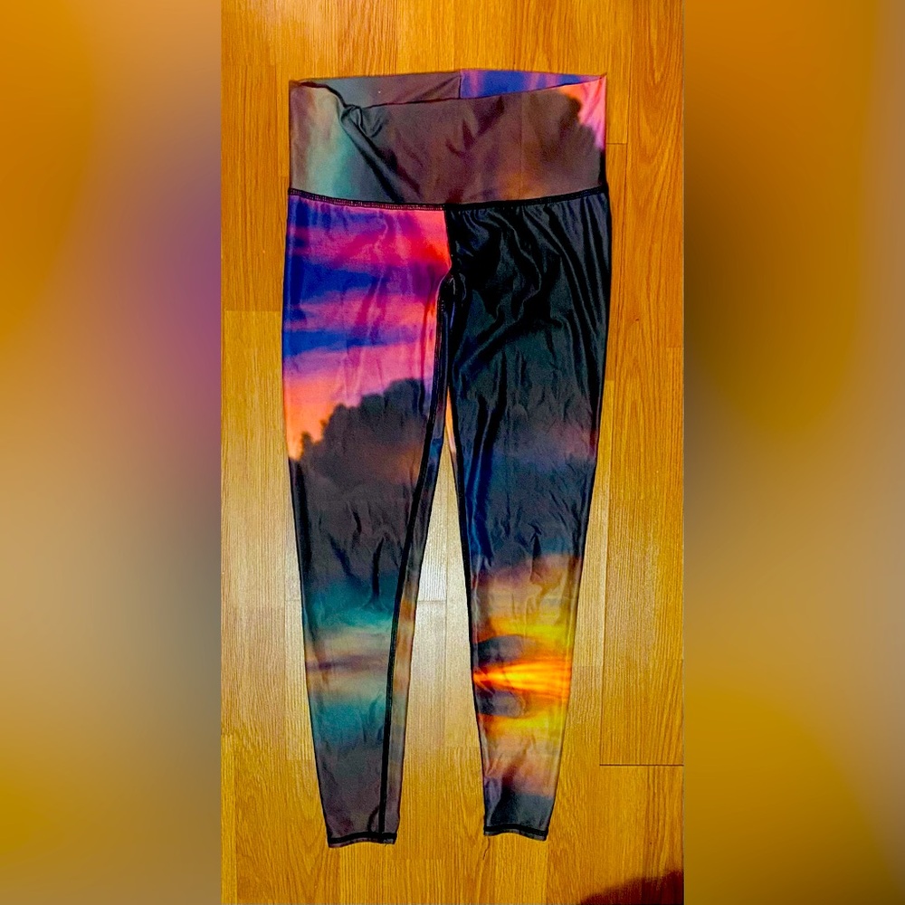 Teeki Sunset Yoga Leggings Size Medium